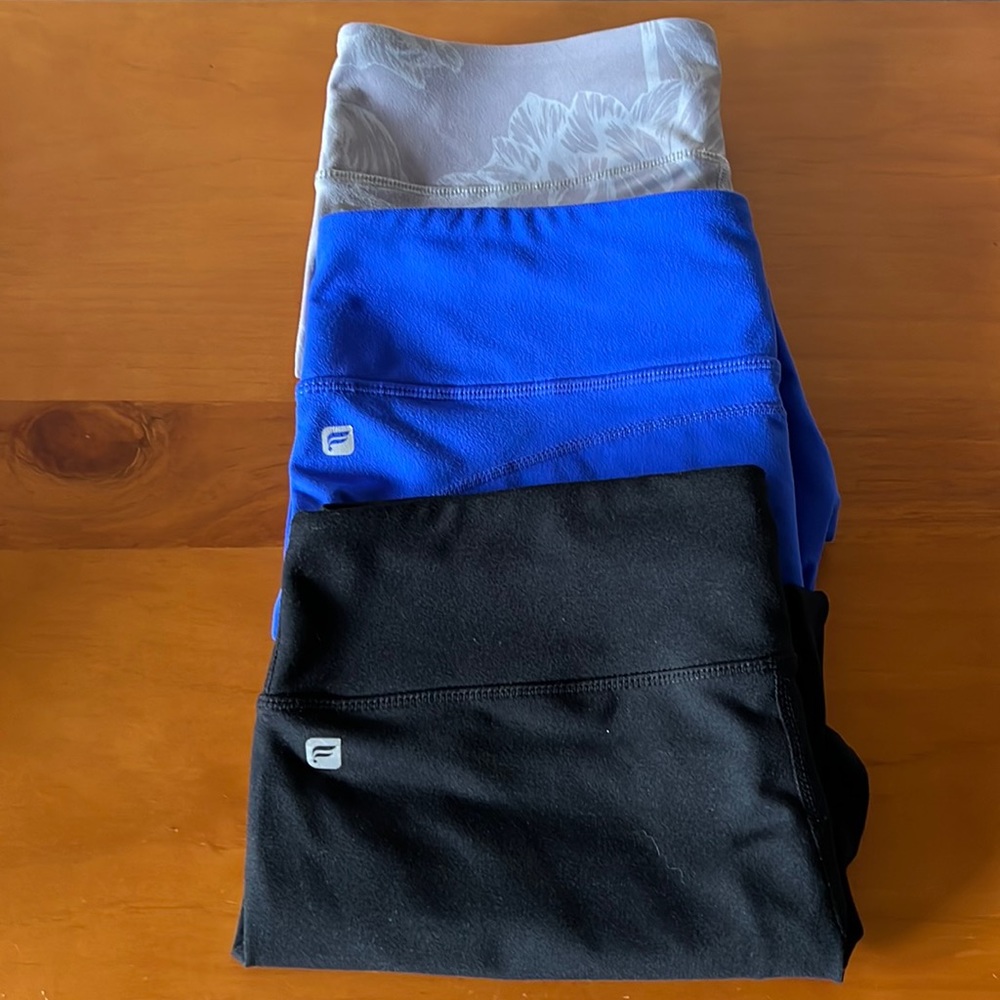 FABLETICS Bundle of 3 Cropped Yoga Pants - Size M